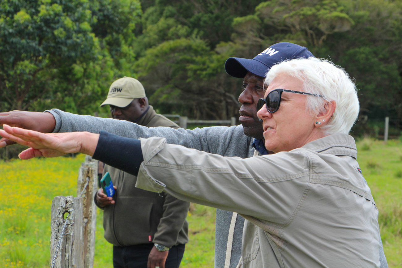 IFAW Global Projects Vice President Jimmiel Mandima with Bangalow Koalas President Linda Sparrow.