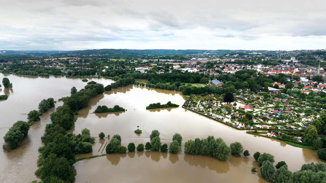 Overstromingen van de rivier de Ruhr treffen de stad Schwerte in Noordrijn- Westfalen, Duitsland op 15 juli 2021.