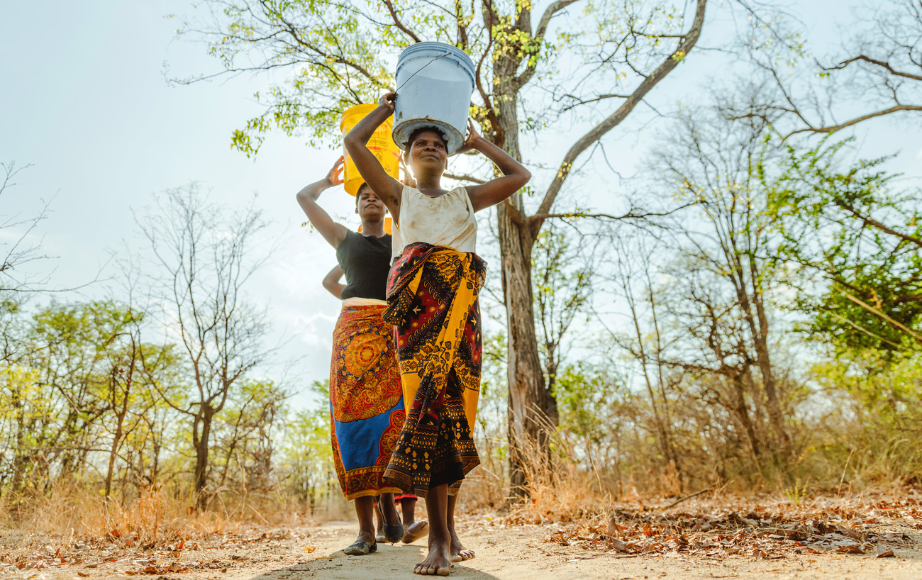 Previous water collection method in Chikolongo Community, Liwonde National Park, Malawi.