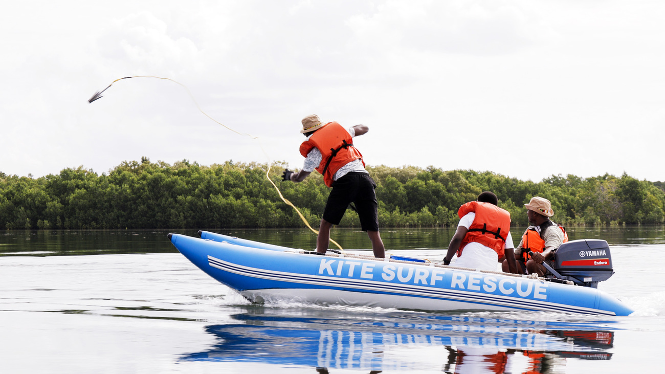 Casting a grapple during practical entanglement training on the water during Marine Mammal Rescue training in Watamu, Kenya.