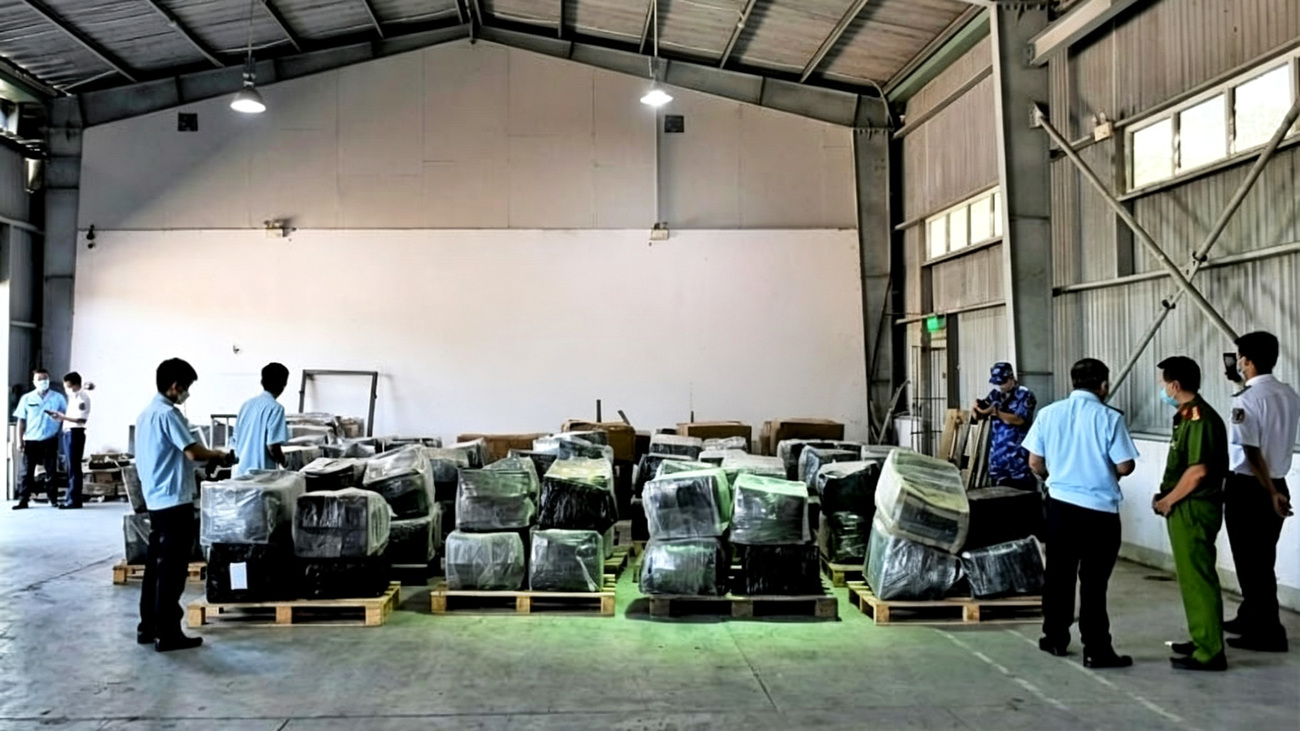 138kg rhino horn & 3,000kg ivory seized by Vietnam Customs under OMD.