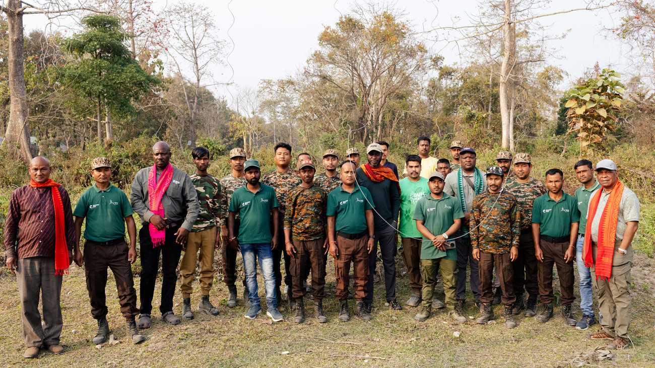 IFAW colleagues from Kenya, Malawi, and Zimbabwe, joined by WTI, meet with members of a Rapid Response Team in Central India, exchanging experiences and approaches to helping communities and wildlife coexist safely. I